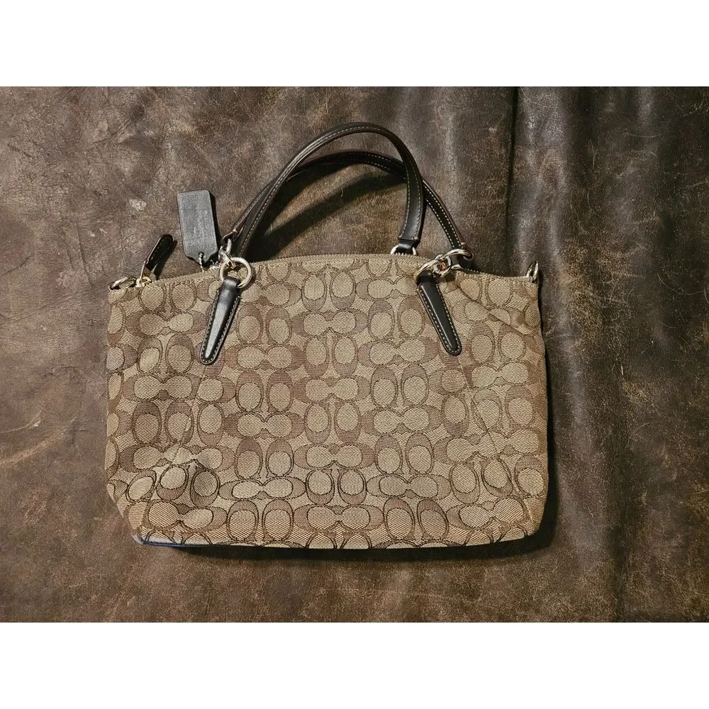 COACH Signature Kelsey Satchel - Picture 2 of 9